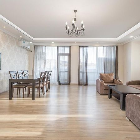 2 Bedrooms 2 Bathrooms Large And Lux Apartment Best Location Jerevan Exteriér fotografie