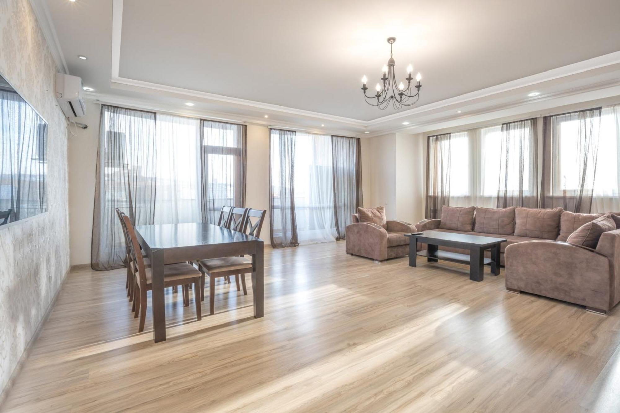 2 Bedrooms 2 Bathrooms Large And Lux Apartment Best Location Jerevan Exteriér fotografie