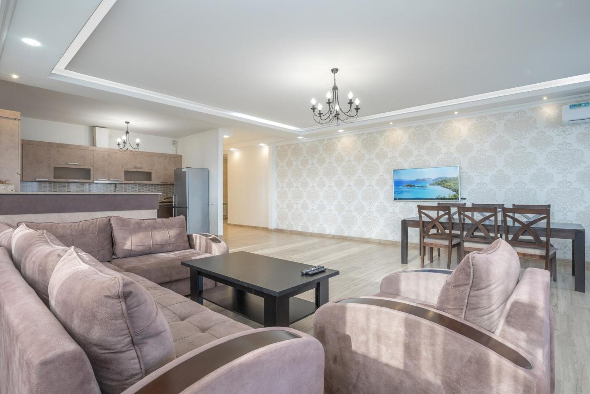 2 Bedrooms 2 Bathrooms Large And Lux Apartment Best Location Jerevan Exteriér fotografie