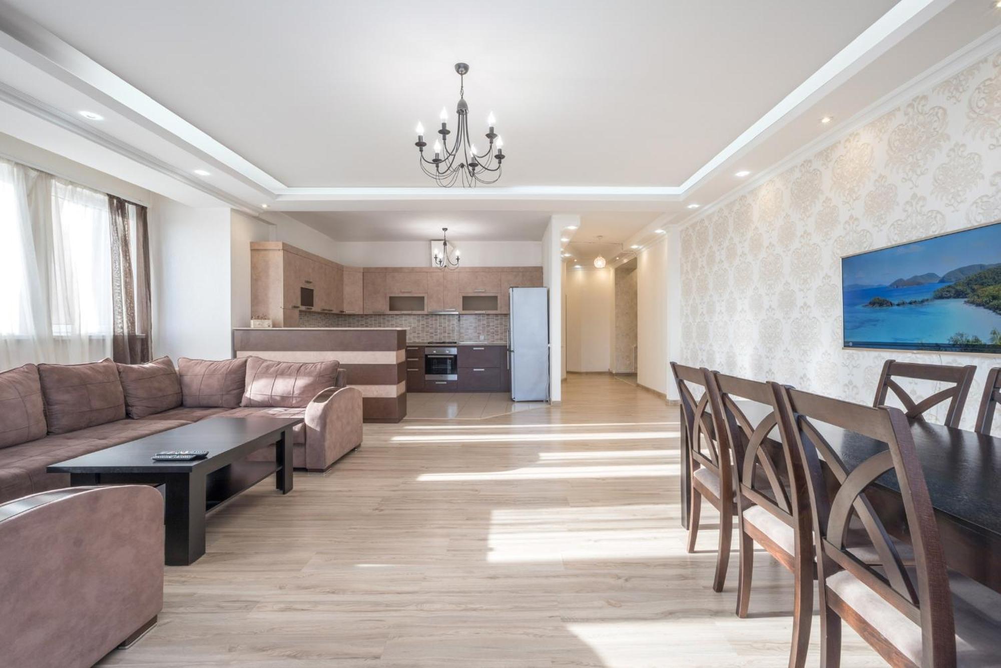 2 Bedrooms 2 Bathrooms Large And Lux Apartment Best Location Jerevan Exteriér fotografie